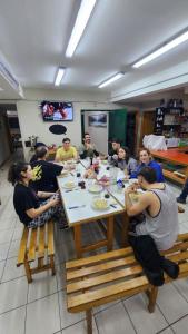 Hóspedes ficando em YAGHAN HOSTEL