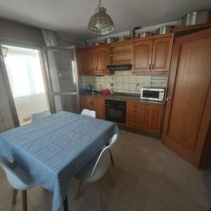 Kuchyň nebo kuchyňský kout v ubytování casa bembrive planta 1