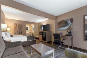TV/Unterhaltungsangebot in der Unterkunft Best Western Plus Landing View Inn & Suites