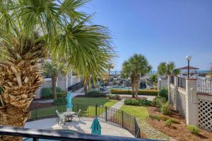 Zahrada ubytování Oceanfront Resort with Pools - Onsite Restaurant - Premier Condo