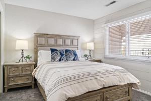 Foto dalla galleria di Top-Floor Condo with Pools Hot Tubs and Water Slides a St. George