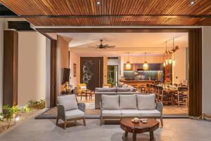 Χώρος καθιστικού στο Oceanview 8BR Luxury Double Villa, Concierge &Pools-Tankah Bay