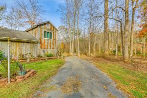 Κήπος έξω από το Countryside Gem on Homestead in Asheboro!
