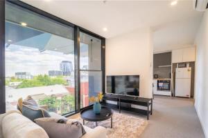 Photo de la galerie de l'établissement 1BR Apt in Clayton Mel CBD with City view, à Melbourne