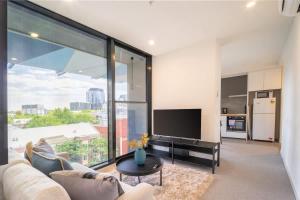 Photo de la galerie de l'établissement 1BR Apt in Clayton Mel CBD with City view, à Melbourne