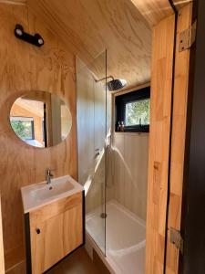 Koupelna v ubytování Cabaña en Santuario El Ajial - Paine - Tucu Cabins