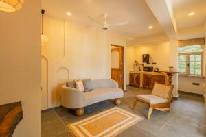 Nhà bếp/bếp nhỏ tại La Vaiencia luxury apartments - Siolim