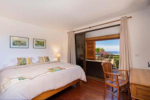 Vuode tai vuoteita majoituspaikassa Magnificent 5 Br Villa with pool: amazing views