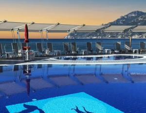 Hồ bơi trong/gần Mareluna Promenade - Seafront Apartments