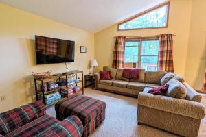 Gallery image of The Bear Foot Lodge by AvantStay Game Room Deck BeachLake Access in Albrightsville