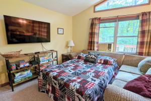Gallery image of The Bear Foot Lodge by AvantStay Game Room Deck BeachLake Access in Albrightsville