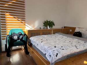 Half a Sky Garden客房内的一张或多张床位