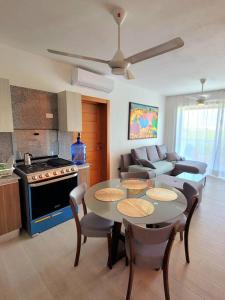 Η κουζίνα ή μικρή κουζίνα στο Gorgeous 2 bedroom apartment in Vibe Residence