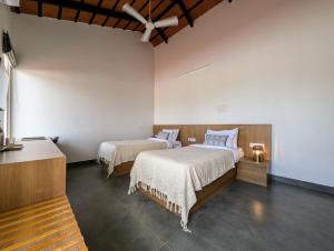 Postel nebo postele na pokoji v ubytování Maddirala House by Luxunlock + 53 fotografií