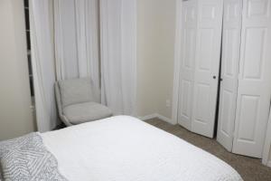Foto dalla galleria di Luxury Stay Near IAH 3BD 2Bath Office with Amenities a Houston