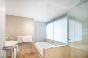 Rye Hotel by Nightcap Plus的一间浴室