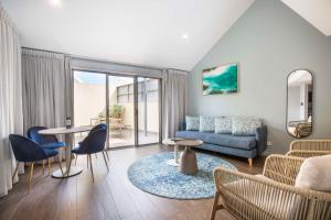 Rye Hotel by Nightcap Plus的休息区