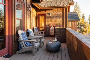 Balkón nebo terasa v ubytování Atkinson by AvantStay Lake Front Home w Stunning Views in Tahoe Vista