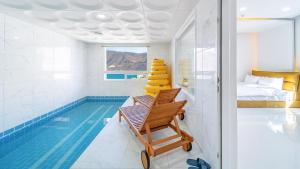 Bazén v ubytování Gapyeong Boreum-Dal Poolvilla nebo v jeho okolí + 1 fotografie
