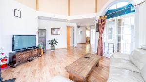 TV a/nebo společenská místnost v ubytování Ganghwa aura pension