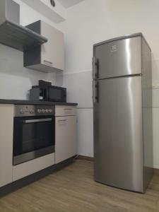 Köök või kööginurk majutusasutuses Bol Studio Center +17 fotot