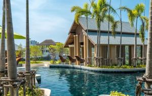 Πισίνα στο ή κοντά στο Surin apartment with sea view & jacuzzi