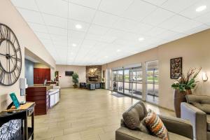 Posezení v ubytování Quality Inn & Suites Columbus