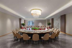 Fotografie z fotogalerie ubytování Ramada Plaza by Wyndham Ezhou Binjiang v destinaci Ezhou