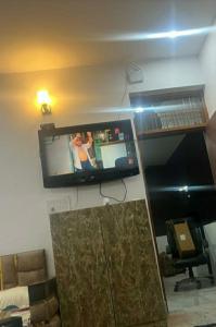 TV/trung tâm giải trí tại Hospitality Villa Sector 21B