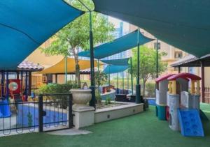 Zahrada ubytování Spacious 2 BR with Amazing Marina View Rimal JBR