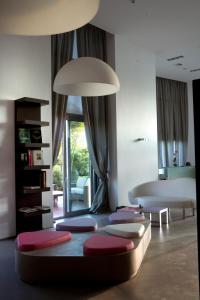 Istumisnurk majutusasutuses Hotel For You