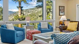 Nespecifikovaný výhled na hory nebo výhled na hory při pohledu z prázdninového domu + 24 fotografií