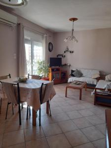 Posezení v ubytování Guest house + 1 fotografie