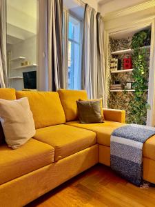 Ruang duduk di ComeCasa San Secondo Terraced Apartment