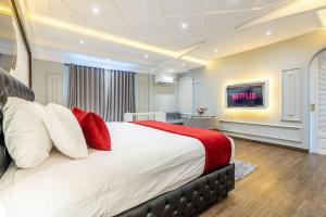 Μια τηλεόραση ή/και κέντρο ψυχαγωγίας στο Luxury Villa Belvedere Bali in Seminyak