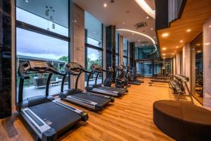 Γυμναστήριο ή/και όργανα γυμναστικής στο Private sea view apartment at Mida Grande Resort