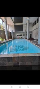 Bazén v ubytování Majestic Umhlanga Suite nebo v jeho okolí