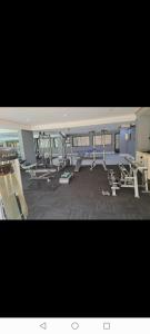 Fitness centrum a/nebo fitness zařízení v ubytování Majestic Umhlanga Suite
