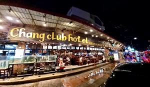 Restaurace v ubytování Chang Hostel Patong Phuket