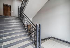Zdjęcie z galerii obiektu Apartament z osobną sypialnią w pięknej kamienicy w centrum we Wrocławiu