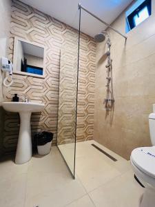 Ένα μπάνιο στο Golden Star Residences