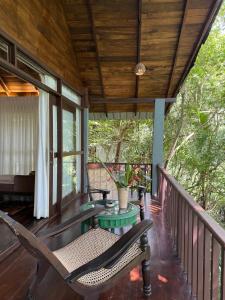 Balkón nebo terasa v ubytování Jungle Village Unawatuna