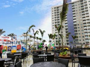 Tòa nhà nơi căn hộ tọa lạc