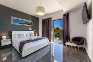 Giường trong phòng chung tại Villa Infinity Crikvenica +59 ảnh