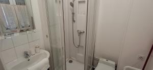 Ένα μπάνιο στο appartement central chez Eric N4