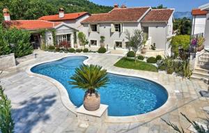 Πισίνα στο ή κοντά στο Beautiful Villa Zita with pool in Pican