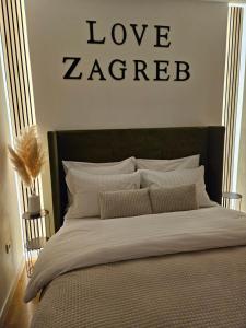 Posteľ alebo postele v izbe v ubytovaní Apartment I Love Zagreb, free private parking