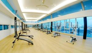 The fitness centre and/or fitness facilities at Quin Homestay UUC