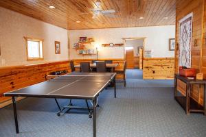 リビングストンにあるRancho Deluxe Lodgeのギャラリーの写真