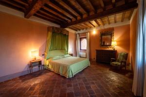 Fotografie z fotogalerie ubytování Foresteria del Castello di San Giorgio Canavese v destinaci San Giorgio Canavese + 21 fotografií